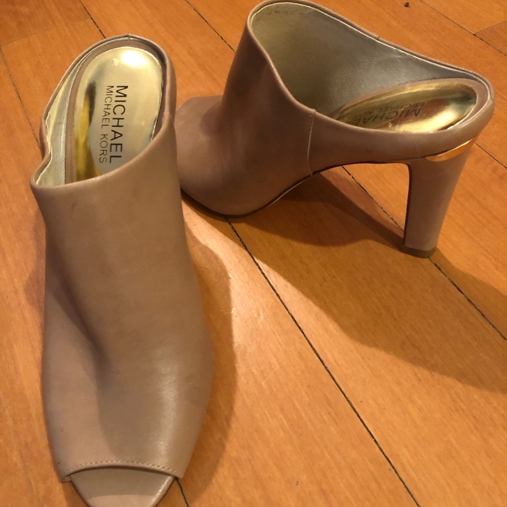 Women’s shoes
